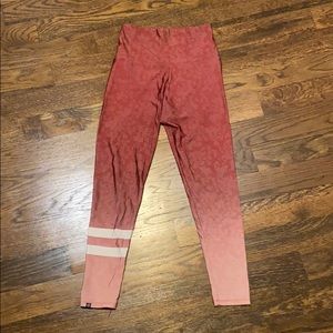 S/M Onzie Leggings in Excellent Condition